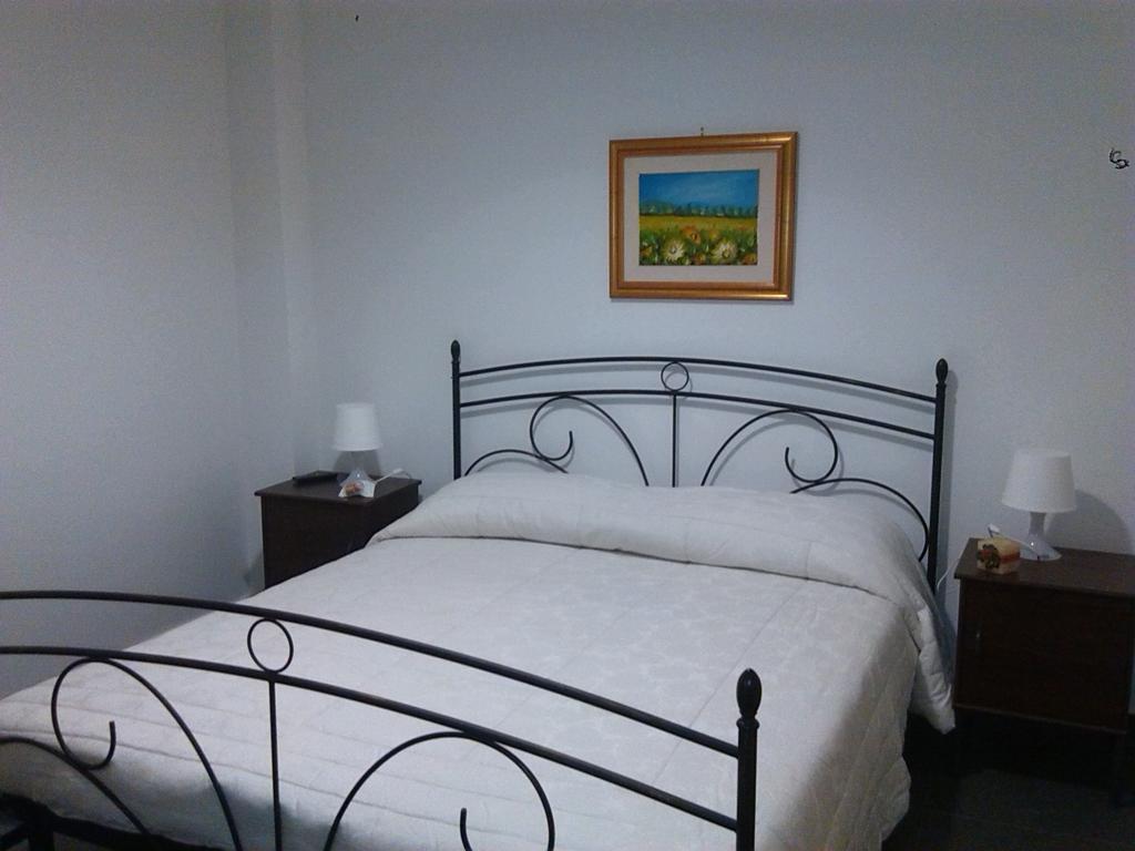 B&B Largo Barile Caltanissetta Oda fotoğraf
