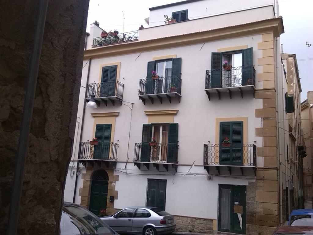B&B Largo Barile Caltanissetta Dış mekan fotoğraf