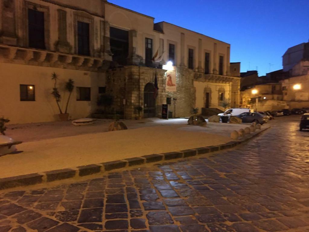B&B Largo Barile Caltanissetta Dış mekan fotoğraf